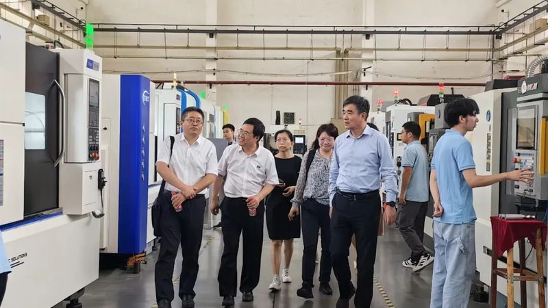签订租赁合同时，要仔细阅读合同条款，确保以下内容：
